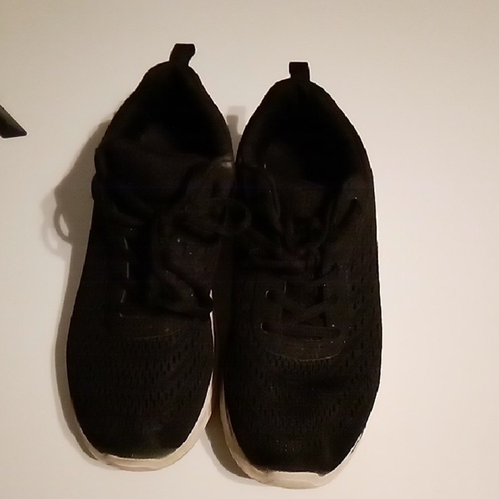 Men's Black Athletic Shoes